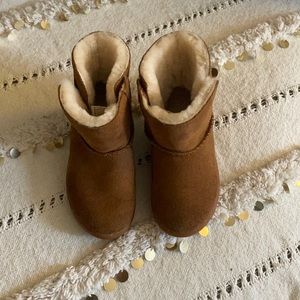 Ugg Keelan toddler boot. Size 8, brown.